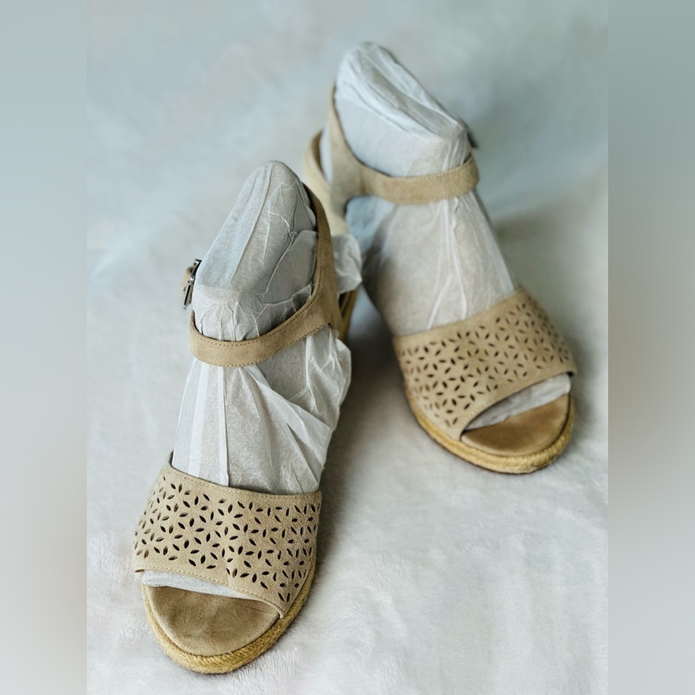 Vionic Ariel Women’s Orthotic Suede Wedge Espadrille Sandals Size 9